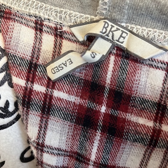 Buckle BKE Eased Hooded Button Down - Picture 9 of 12